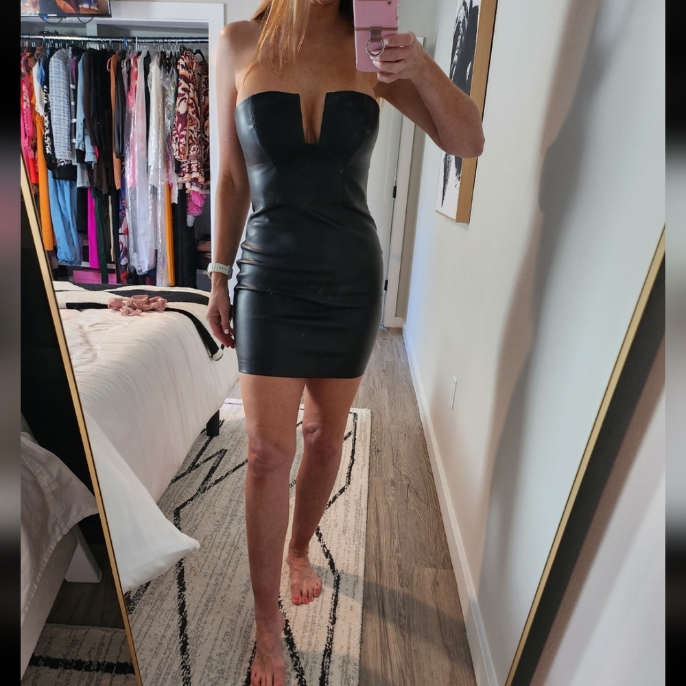 Susana Monaco Wire Strapless Faux Leather Dress - Picture 9 of 14